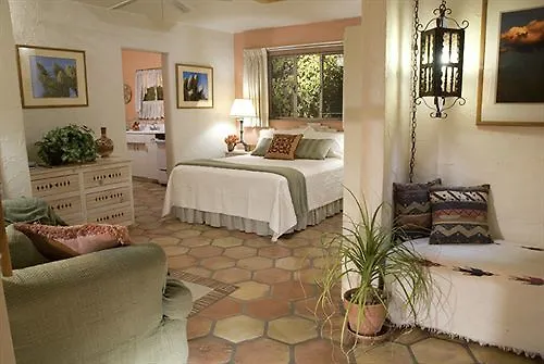 Villa Rosa Inn Palm Springs